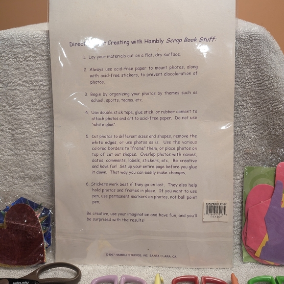 Lot of 12 Craft Scissors/ Scrapbook page Kit/decoration shapes, Never Used - Picture 8 of 8